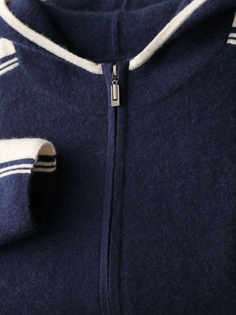 Ensemble Regent aus Kaschmir und Komfort – Kreuz und Krone