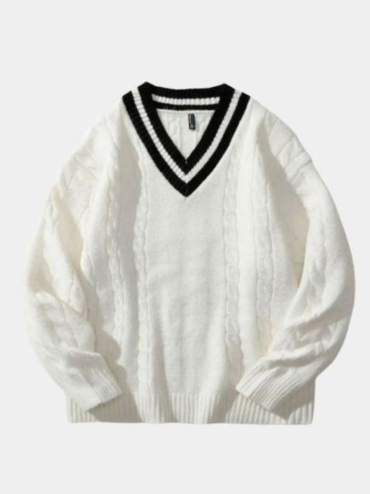Minimalistischer V-Ausschnitt-Pullover von Cross & Crown